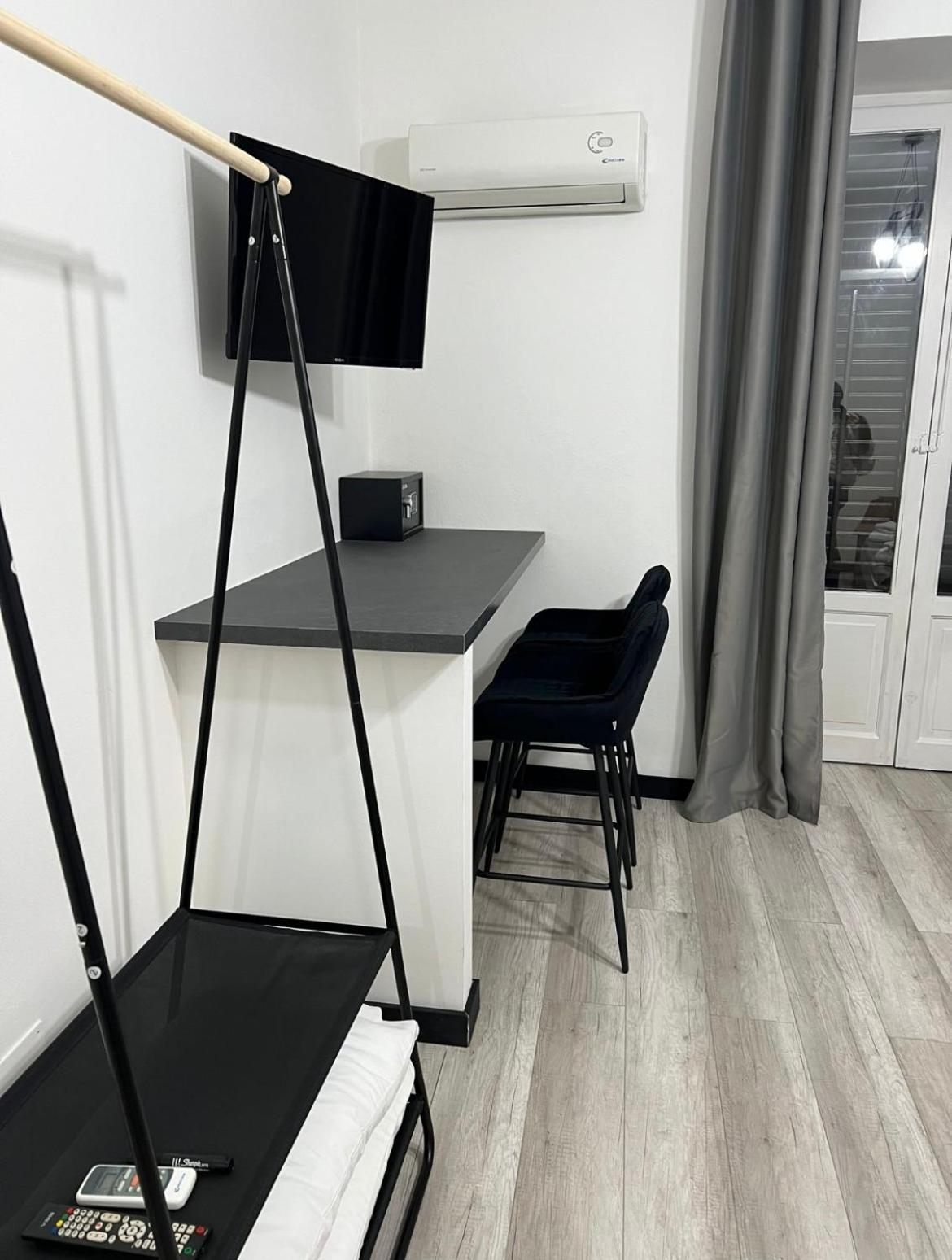 Bibi Rooms And Suite Palermo Exteriör bild