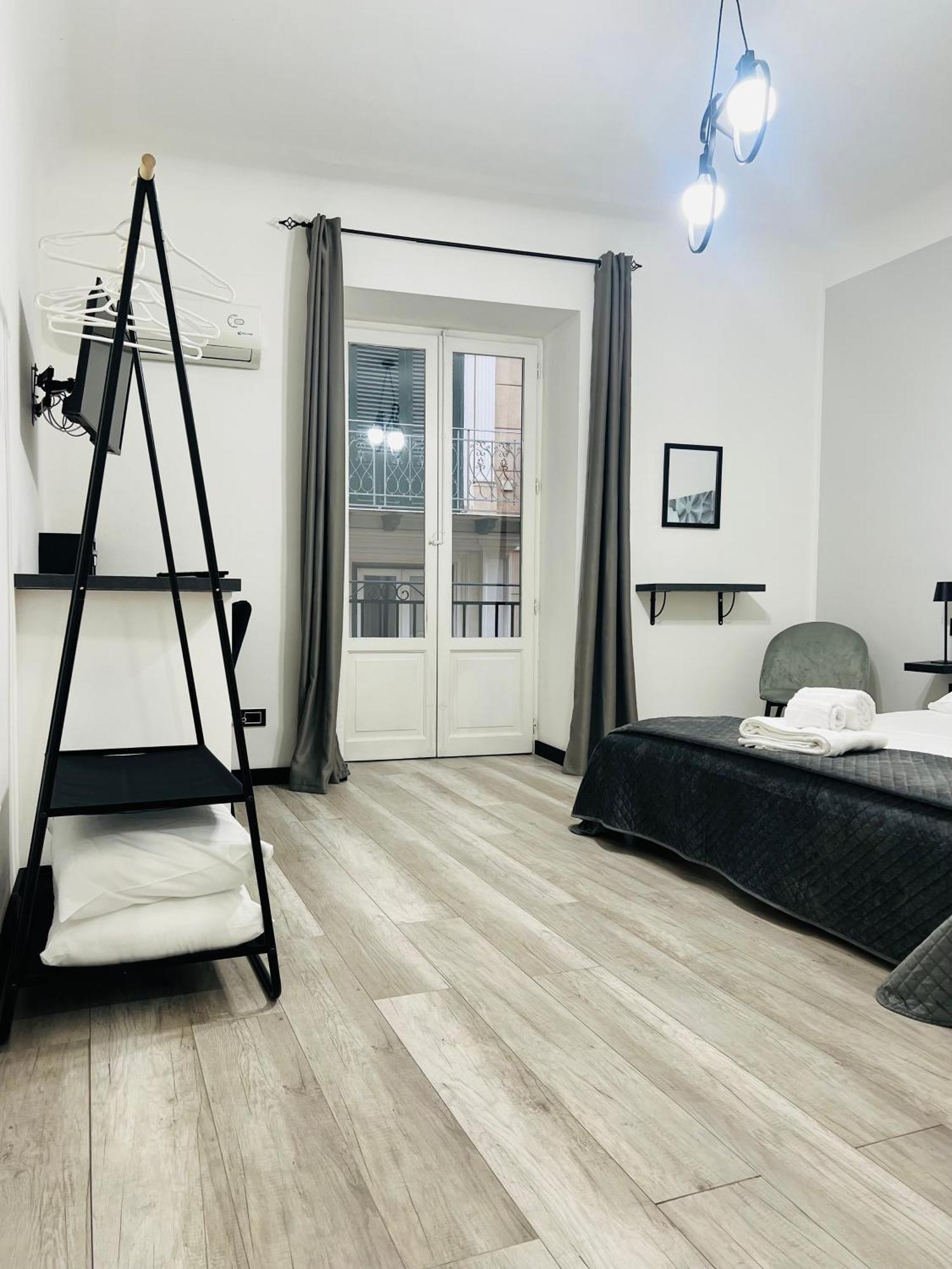 Bibi Rooms And Suite Palermo Exteriör bild